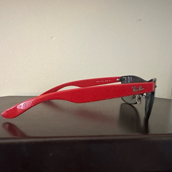 Ray Ban Wayfarer sunglasses black and red - Picture 5 of 5